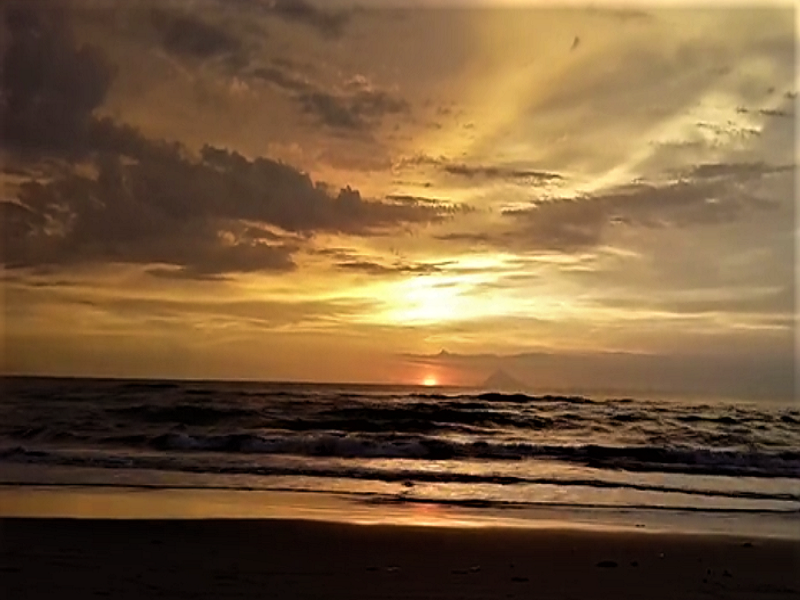 Menikmati Sunset di Anyer | Indonesia Traveler