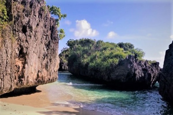 Maluku, Pantai Sambunyi