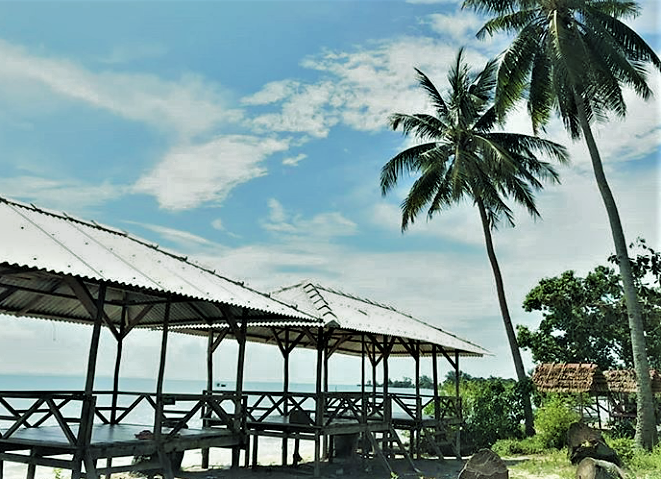 Pantai Tanjung Siambang Dompak