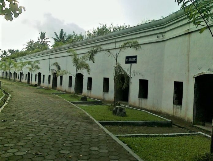 Benteng Pendem