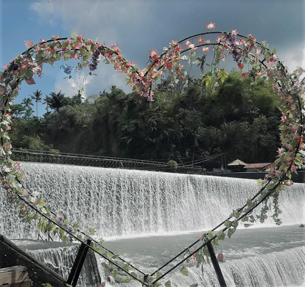 Spot Foto Seru Di Air Terjun Tukad Unda Bali Indonesia Traveler