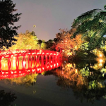 Hanoi, Danau Hoan Kiem – Jembatan Merah