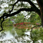Hanoi, Danau Hoan Kiem – Jembatan Merah1
