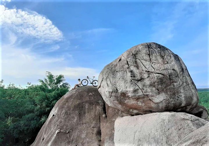 Terpikat pada Panorama Taman Batu Granit Tanjung Bintang Lampung