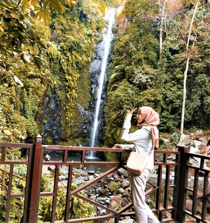 Menikmati Wisata di Air Terjun Kakek Bodo, Pasuruan