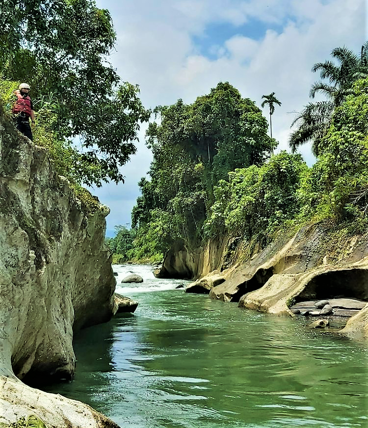 Sensasi Menguji Adrenalin di Arung Jeram Sungai Bingei