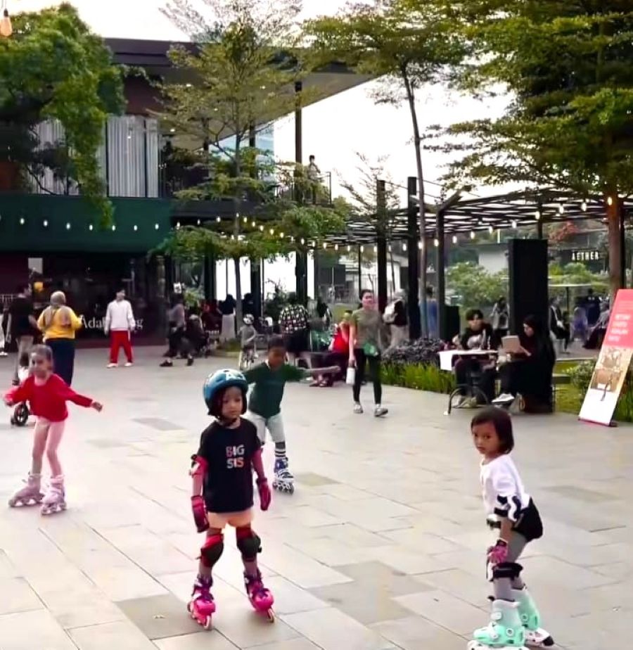 Cibis Park, Ruang Hijau Terbuka di Tengah Nuansa Gedung Perkantoran