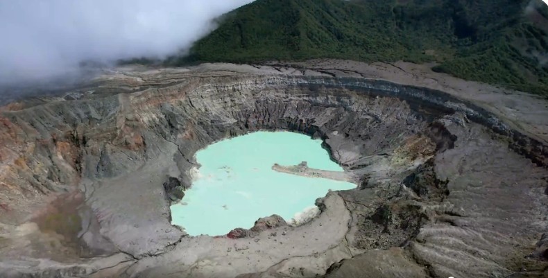 Mengintip Kawah ‘Raksasa’ di Taman Nasional Gunung Berapi Poás, Kosta Rika