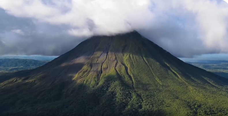 Mengintip Kawah ‘Raksasa’ di Taman Nasional Gunung Berapi Poás, Kosta Rika