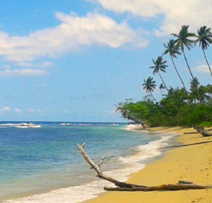 Pesona Eksotis Pantai ‘Sejarah’ Rorasa