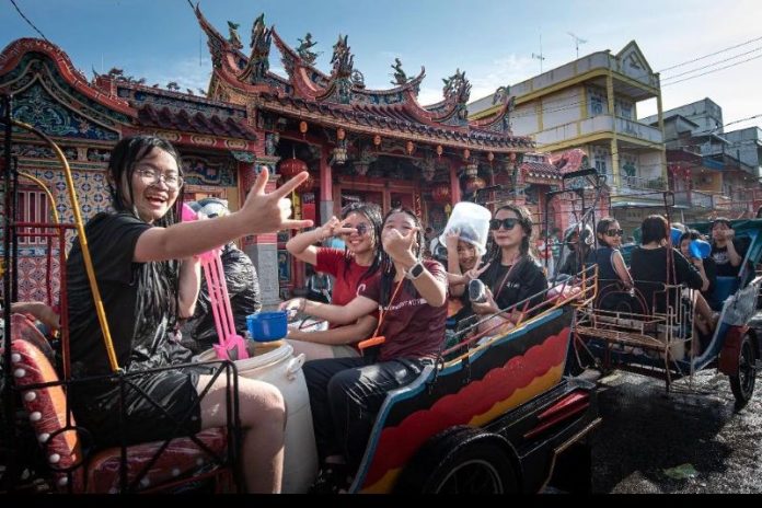 Uniknya Festival Perang Air Kepulauan Meranti, Masuk KEN 2026