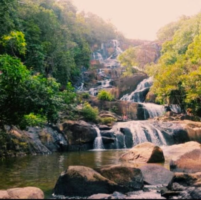 Air Terjun Temburun, Sensasi 7 Undakan yang Menakjubkan