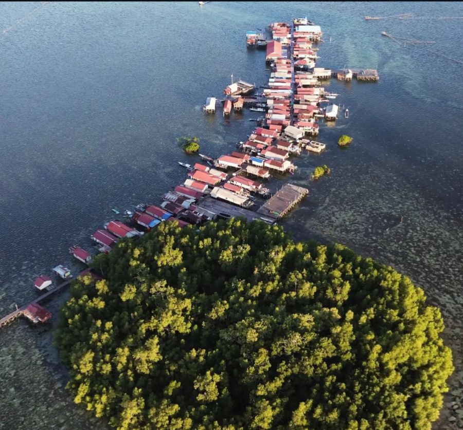 Kampung Terapung Tihi-Tihi Panorama Bawah Lautnya Menakjubkan