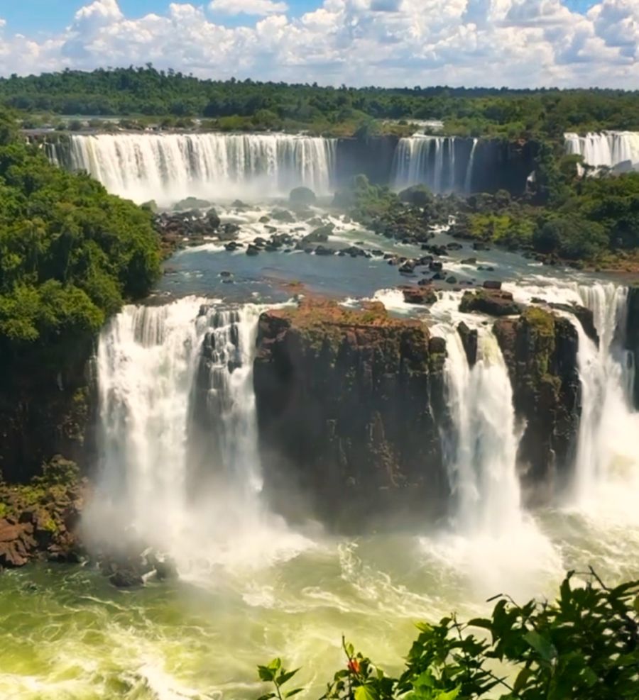 Menikmati Sensasi Keseruan Air Terjun Iguazu